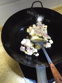 家常菜炝炒花菜做法图解8)