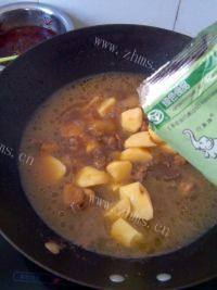 口味极佳的小鸡炖土豆