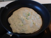 蛋香浓郁的葱油卷饼做法图解11)