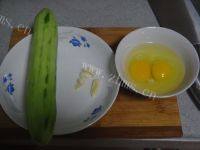 简单易做的黄瓜炒鸡蛋做法图解1)