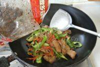 「家有大厨」农家小炒肉做法图解7)