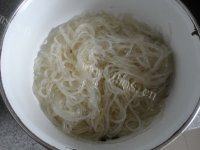 家常菜酸菜炒粉做法图解4)