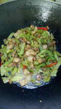 家常菜辣炒五花肉