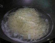 美味的卤牛肉面做法图解2)