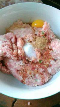 自己做的猪肉白菜水饺做法图解3)