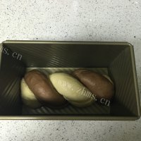 自制可可双色吐司做法图解11)