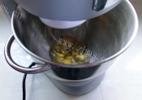 自制抹茶戚风蛋糕做法图解2)