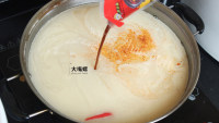 酸香鲜辣特色螺蛳斑鱼锅做法图解11)