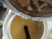 美味的菌菇蒸蛋做法图解3)