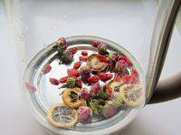 易做的柠檬玫瑰花茶做法图解4)