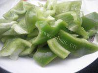 「DIY美食」青椒炒猪肝做法图解4)