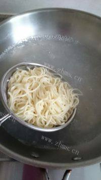美味的热干面做法图解5)