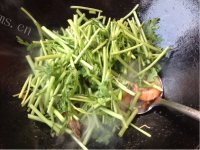 美味的茼蒿炒海虾的做法图解九
