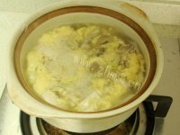 美味的蘑菇豆腐汤做法图解5)
