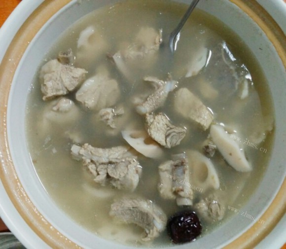家庭版排骨炖莲藕