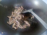 家常菜彩椒炒肉做法图解5)