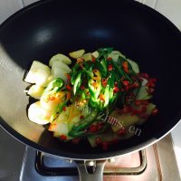家常菜尖椒土豆片做法图解5)