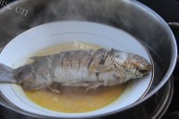 香酥沙滩鲫鱼做法图解13)