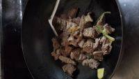 好吃的番茄炖牛肉做法图解4)