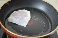 自制牛肉汉堡包做法图解15)