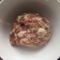 鲜美的木耳香菇水饺的做法图解一