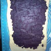 妈妈教我做紫薯面包卷的做法图解七