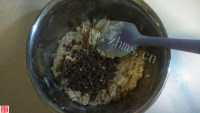 好吃的浓香巧克力豆饼干做法图解8)