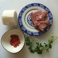 热腾腾的羊肉白萝卜汤做法图解1)