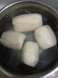 诱人的辣炒藕丁做法图解2)