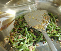 美味的干煸豇豆角做法图解21)