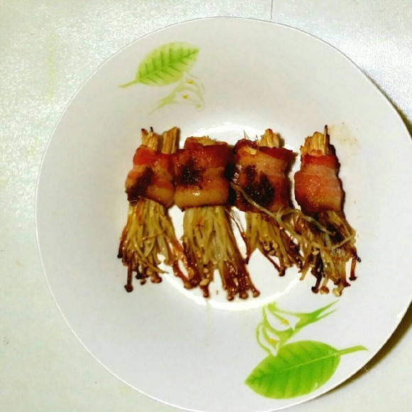 好吃的培根金针菇卷