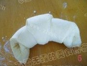有嚼劲的牛角面包做法图解17)