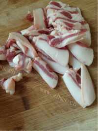 美味的米粉蒸肉做法图解2)