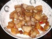 美味的泰酱木瓜煮酥肉做法图解2)