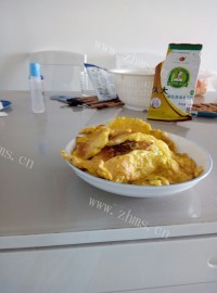 喷香的鸡蛋饼做法图解2)