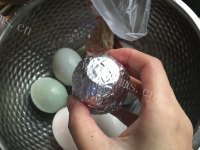 美味的鲜肉咸蛋蒸做法图解7)