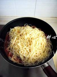 美味虾仁腰果炒意粉做法图解11)