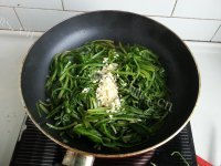 好吃的蒜蓉油麦菜做法图解5)
