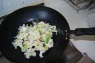 如此诱人的番茄炒菜花做法图解5)