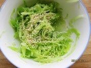 家常菜葱油拌莴笋