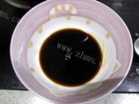 特色的酸辣白菜炒银杏做法图解3)