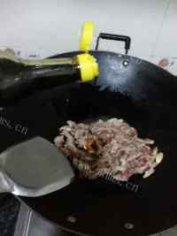 口感不错的土豆丝炒肉丝做法图解6)