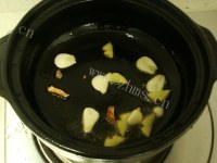 美味的香菜鱼头豆腐汤做法图解4)