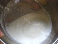 DIY可可蛋糕卷做法图解7)