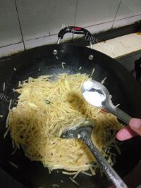 麻辣土豆丝做法图解10)
