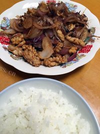 家常菜洋葱炒鱿鱼
