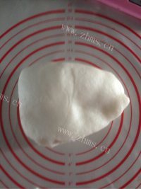 自制豆沙冰皮月饼做法图解6)