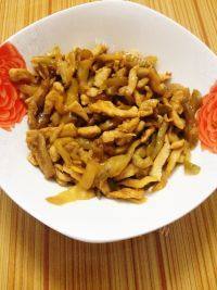 十分诱人的榨菜炒肉丝