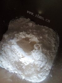 唇齿留香的蔓越莓土司做法图解3)