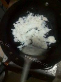 自制鸡蛋火腿炒饭做法图解3)